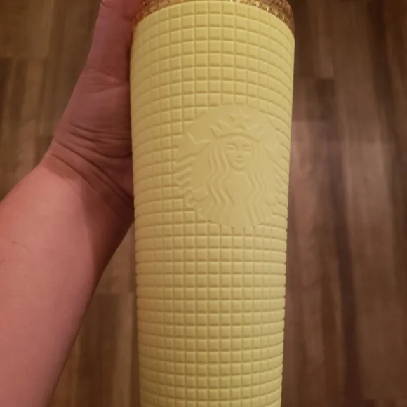 Starbucks heartfelt collection yellow 2023 cold tumbler - Picture 5 of 6